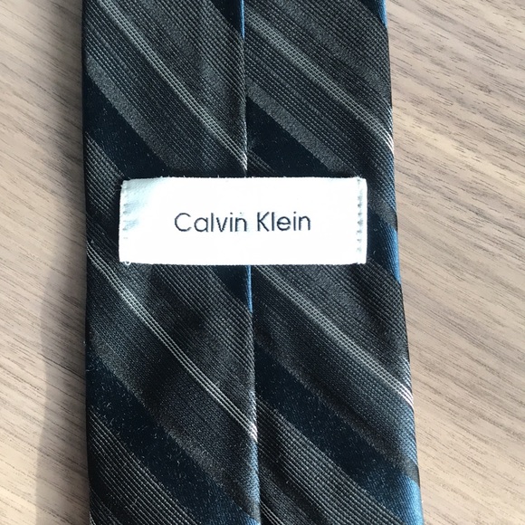 Brand New! 100% Silk Tie Calvin Klein Blue and Black Stripes - Picture 4 of 6